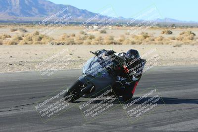 media/Jan-10-2025-CVMA Friday Practice (Fri) [[489e0da257]]/Group 4 and Trackday/Session 2 (Turn 4 Inside)/